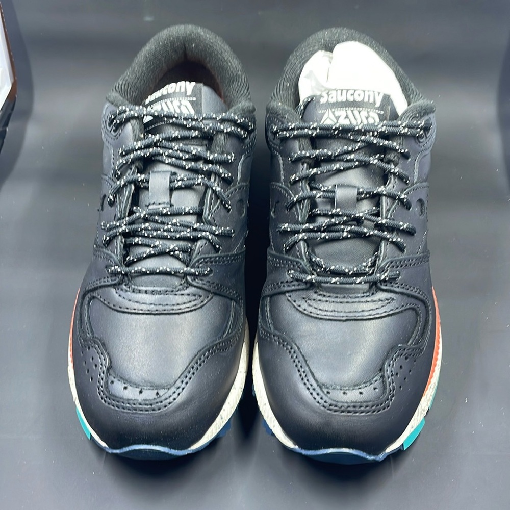 Saucony originals tennis shoes